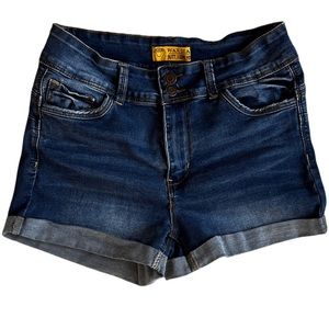 WAX Jeans Butt, I Love ❤️ You! Stretch Denim Shorts 🩳 size Medium.